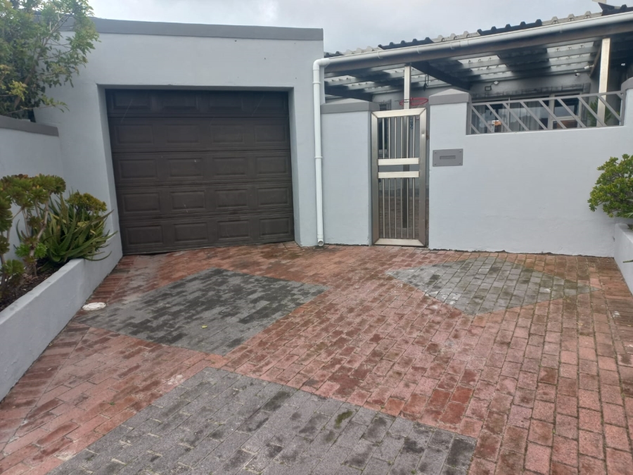 3 Bedroom Property for Sale in Woodlands Western Cape
